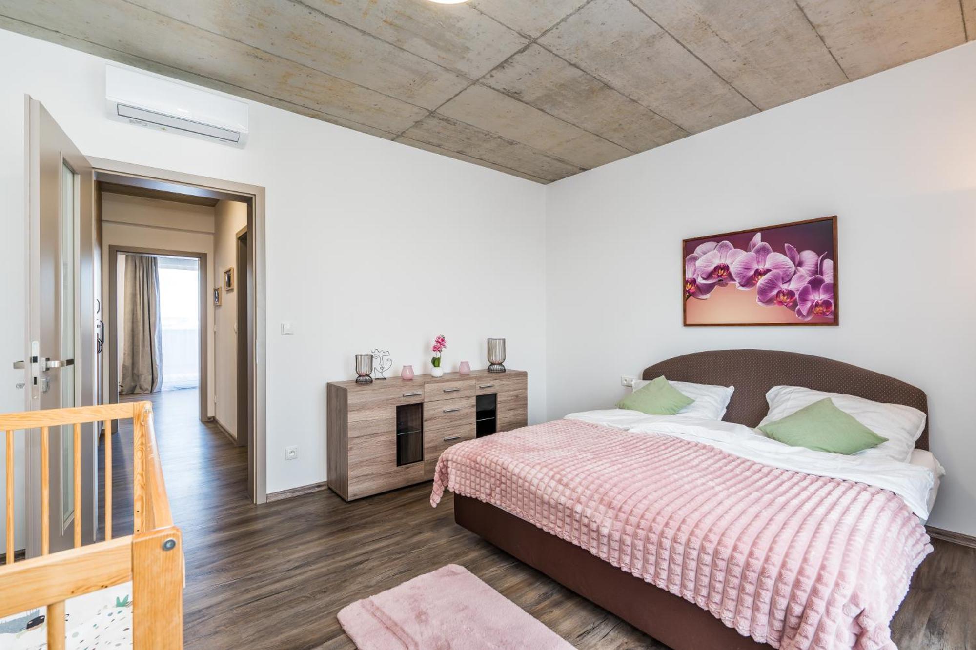 Perla Hradce 401 Hradec Kralove Exterior foto